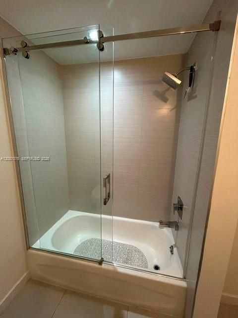 For Rent: $3,500 (2 beds, 2 baths, 940 Square Feet)