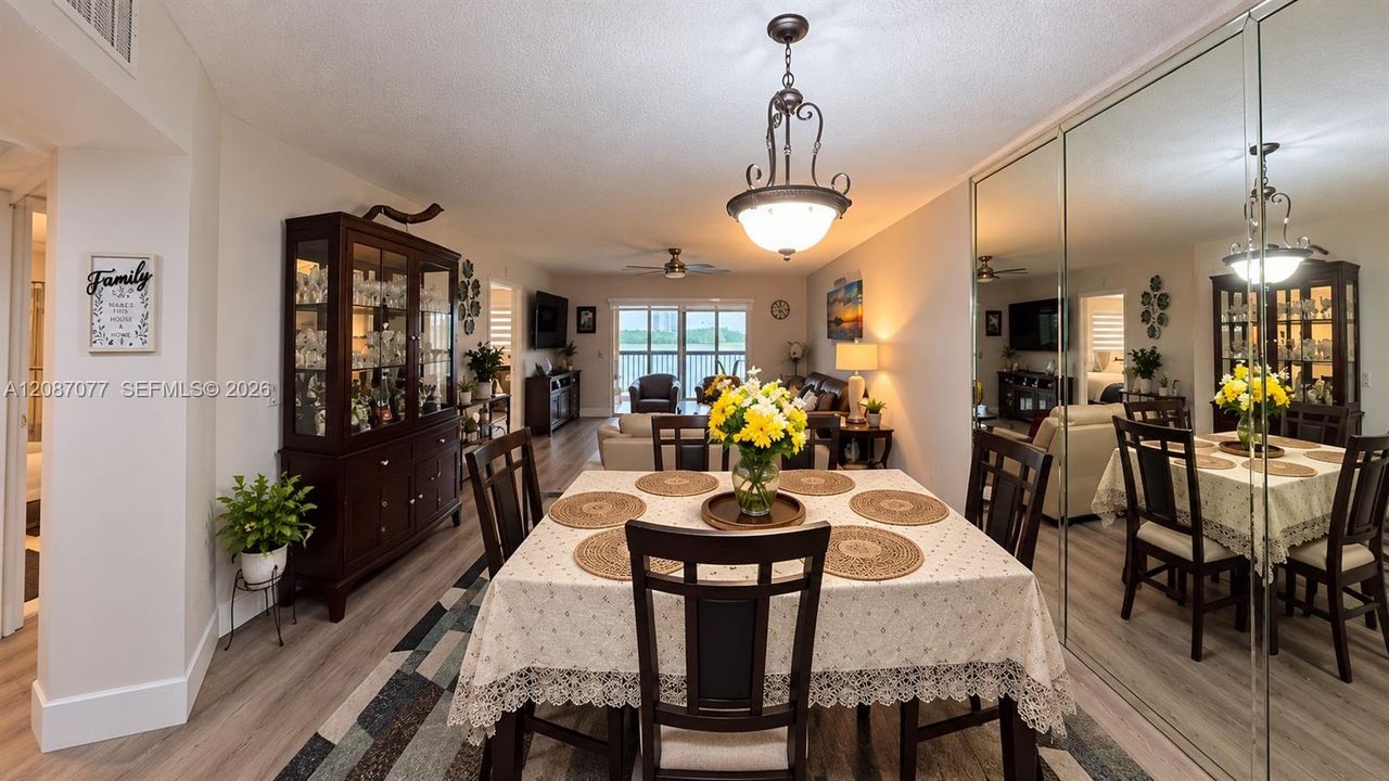 En Venta: $219,000 (2 camas, 2 baños, 1207 Pies cuadrados)