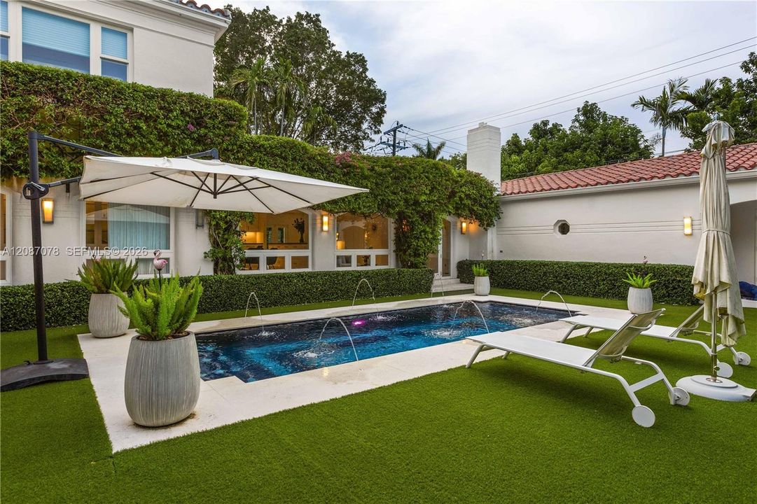 En Venta: $8,998,000 (5 camas, 5 baños, 5427 Pies cuadrados)