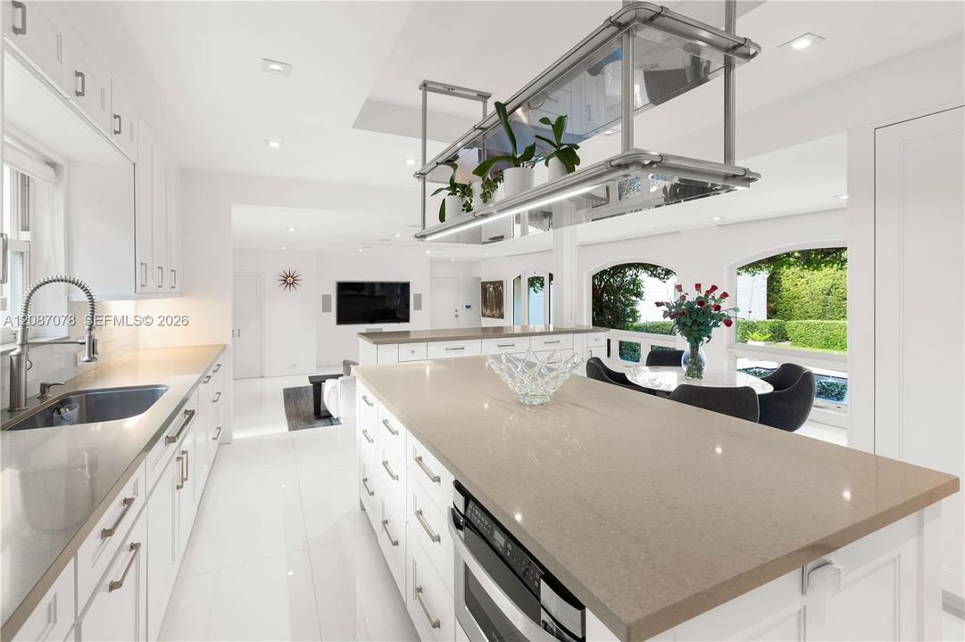En Venta: $8,998,000 (5 camas, 5 baños, 5427 Pies cuadrados)