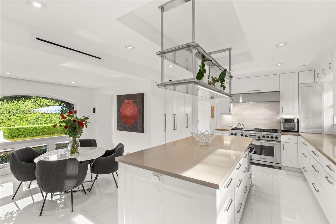 En Venta: $8,998,000 (5 camas, 5 baños, 5427 Pies cuadrados)