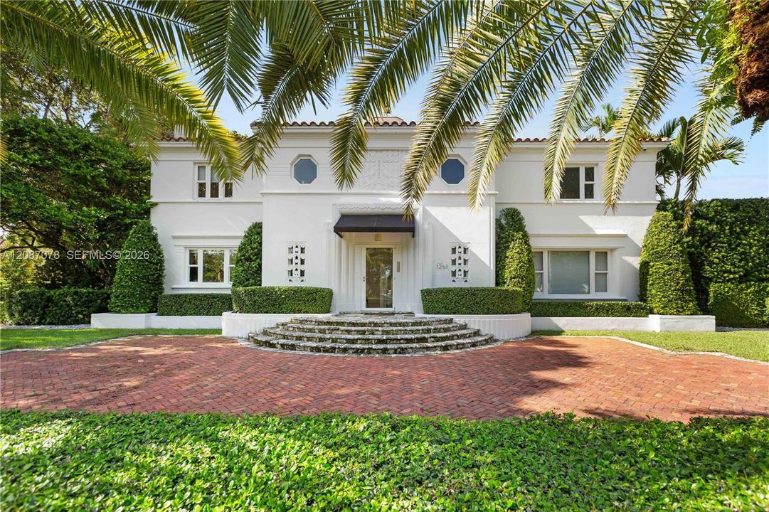 En Venta: $8,998,000 (5 camas, 5 baños, 5427 Pies cuadrados)