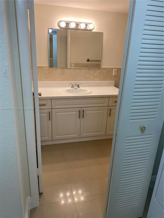 В аренду: $2,100 (1 спален, 1 ванн, 810 Квадратных фут)