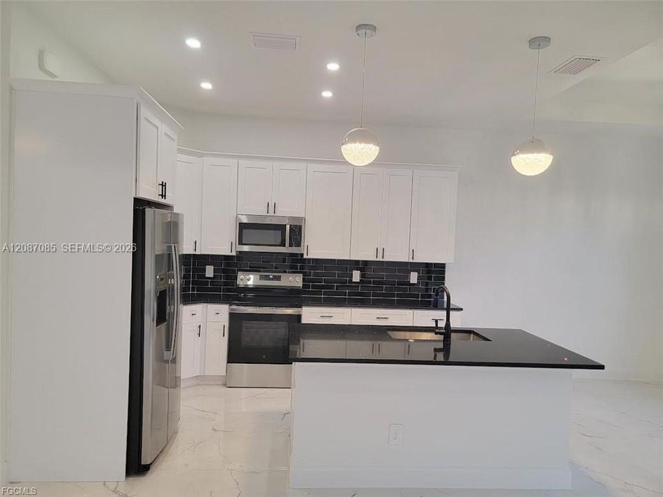 For Sale: $389,000 (3 beds, 2 baths, 2704 Square Feet)