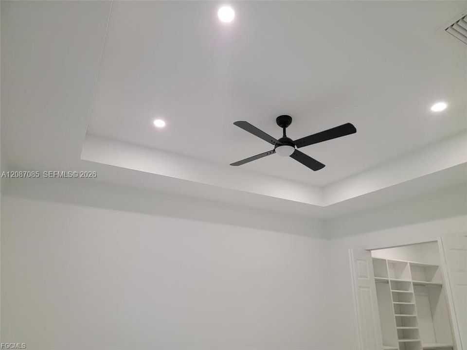 For Sale: $389,000 (3 beds, 2 baths, 2704 Square Feet)