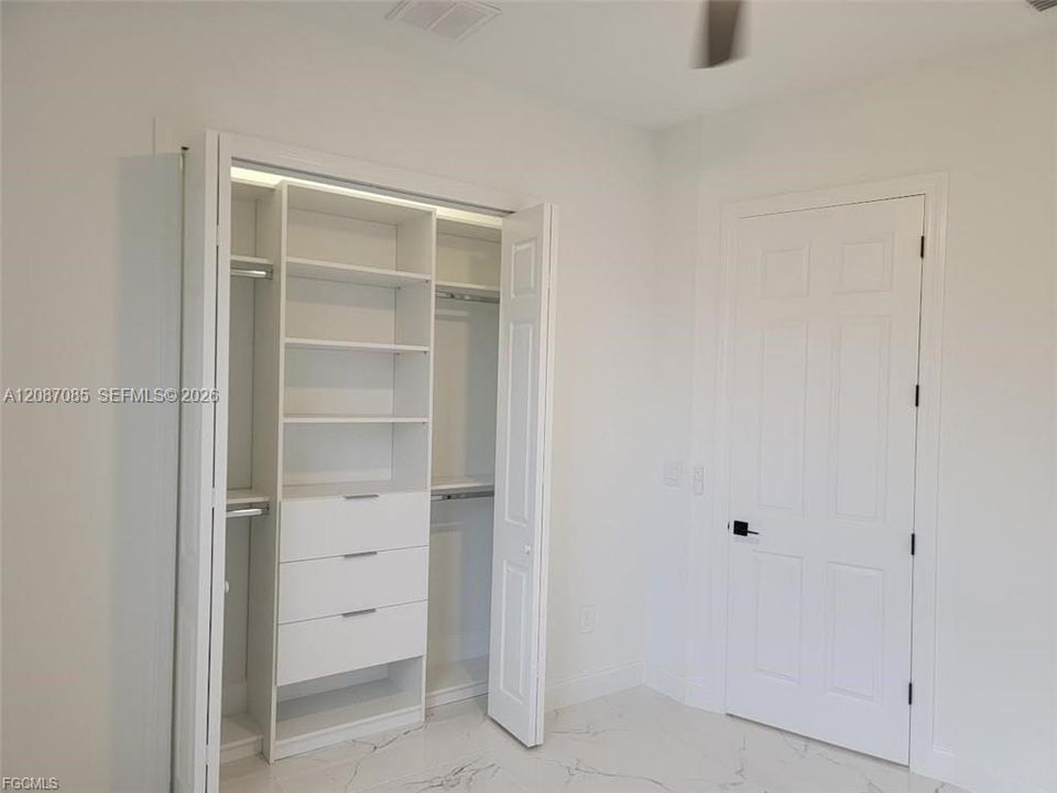 For Sale: $389,000 (3 beds, 2 baths, 2704 Square Feet)