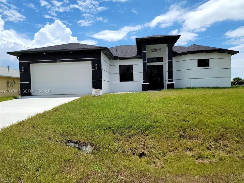 For Sale: $389,000 (3 beds, 2 baths, 2704 Square Feet)