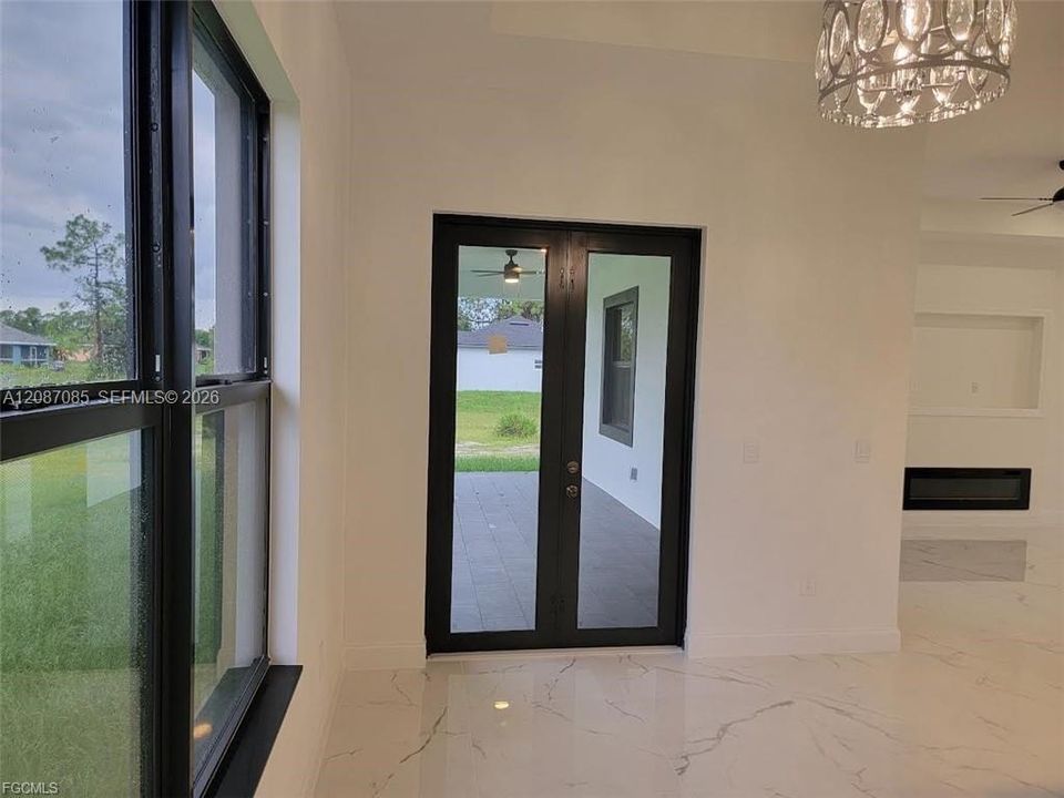 For Sale: $389,000 (3 beds, 2 baths, 2704 Square Feet)