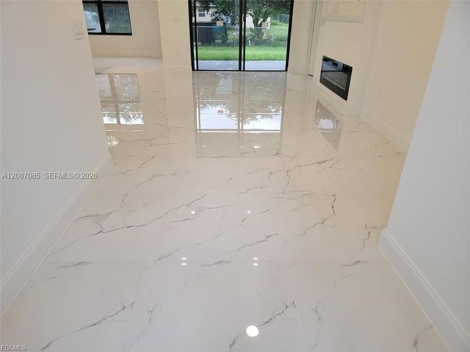 For Sale: $389,000 (3 beds, 2 baths, 2704 Square Feet)