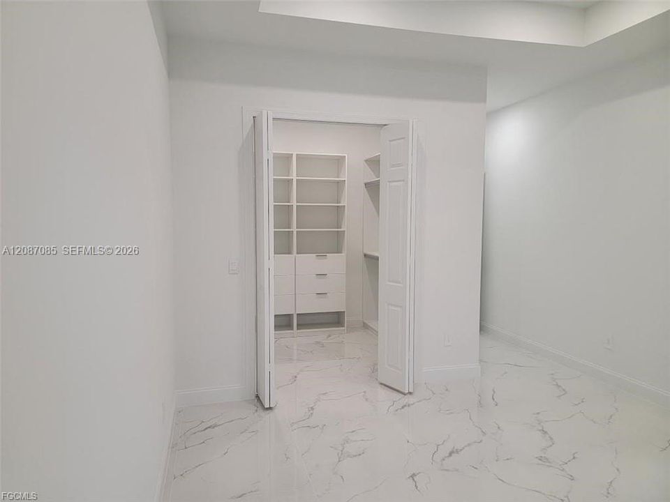 For Sale: $389,000 (3 beds, 2 baths, 2704 Square Feet)
