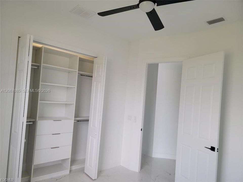 For Sale: $389,000 (3 beds, 2 baths, 2704 Square Feet)