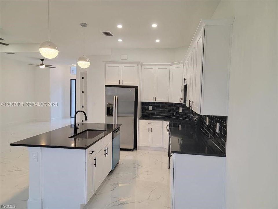 For Sale: $389,000 (3 beds, 2 baths, 2704 Square Feet)
