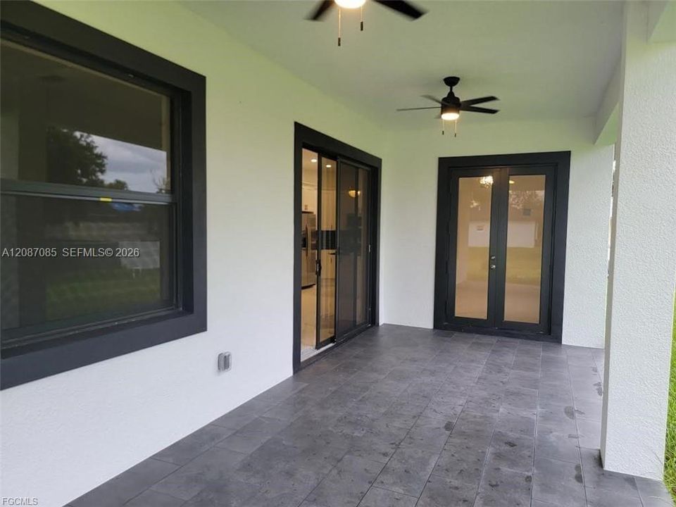 For Sale: $389,000 (3 beds, 2 baths, 2704 Square Feet)