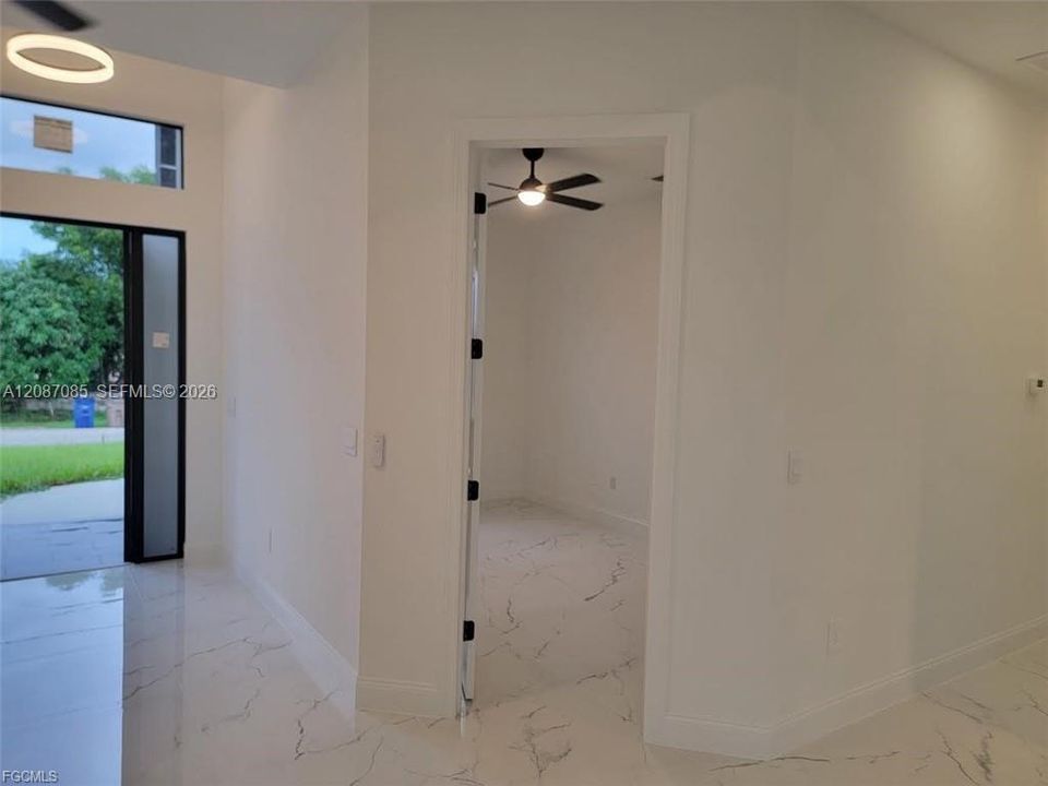 For Sale: $389,000 (3 beds, 2 baths, 2704 Square Feet)