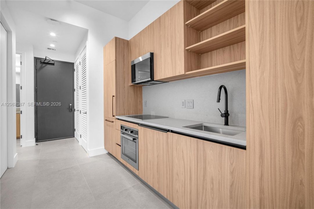 В аренду: $6,130 (3 спален, 3 ванн, 973 Квадратных фут)