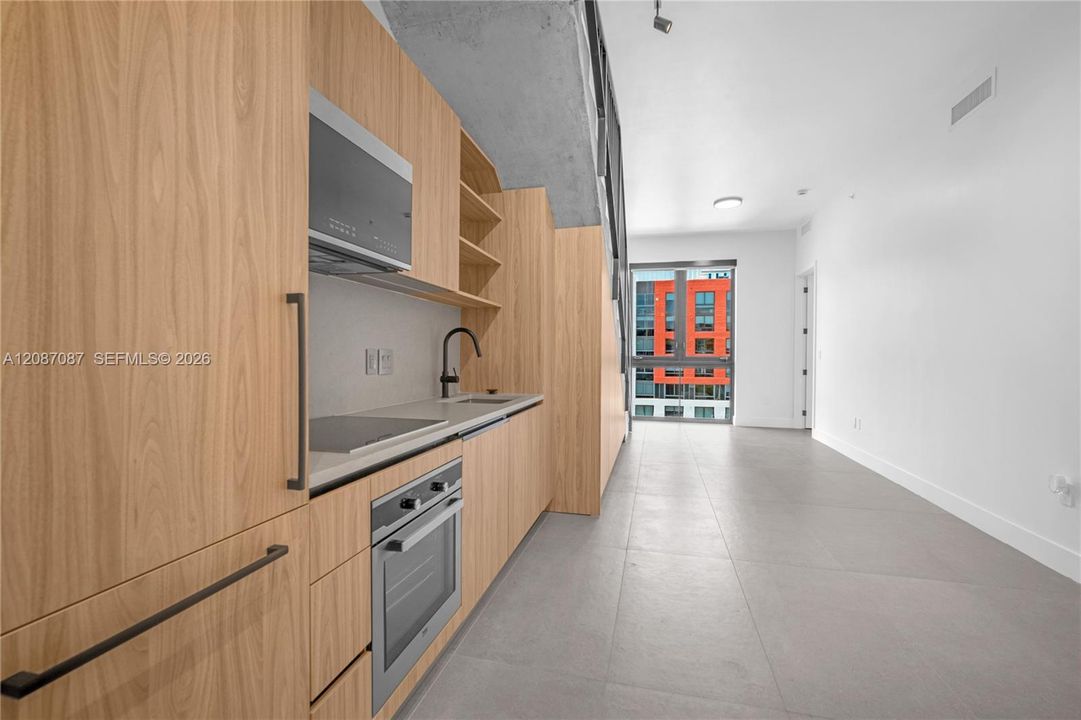 В аренду: $6,130 (3 спален, 3 ванн, 973 Квадратных фут)