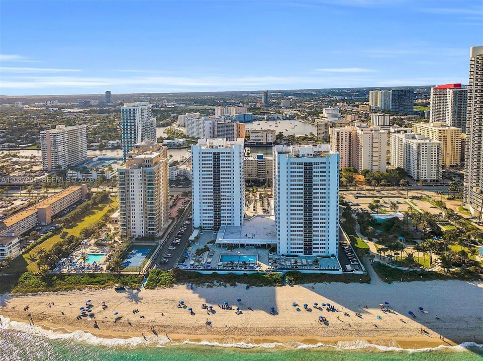 For Sale: $495,000 (2 beds, 2 baths, 1440 Square Feet)