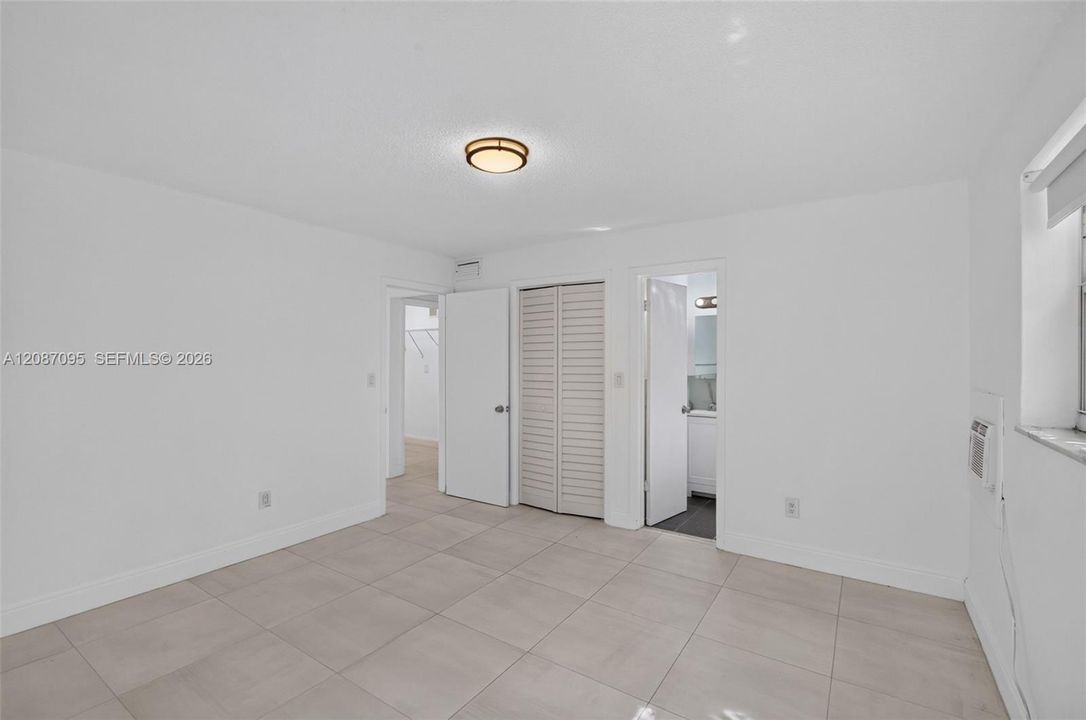 В аренду: $2,700 (2 спален, 1 ванн, 2548 Квадратных фут)