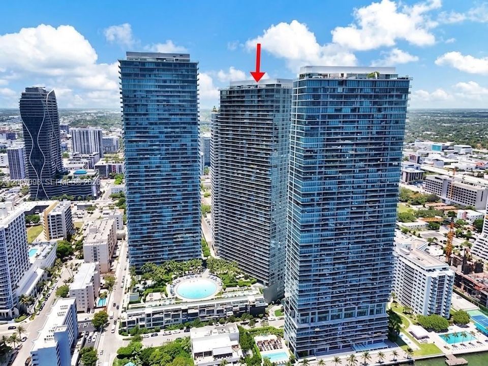 For Rent: $6,995 (2 beds, 3 baths, 1151 Square Feet)