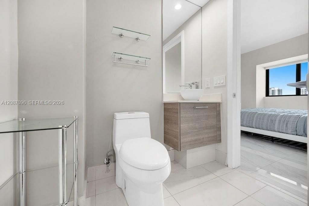For Rent: $6,995 (2 beds, 3 baths, 1151 Square Feet)