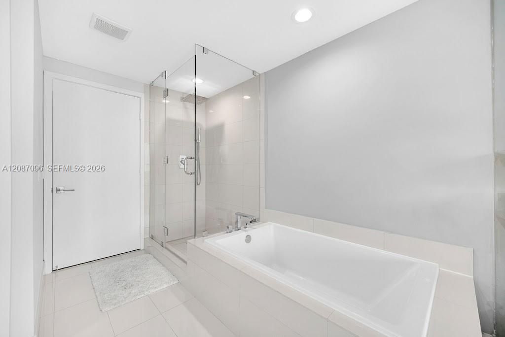 For Rent: $6,995 (2 beds, 3 baths, 1151 Square Feet)