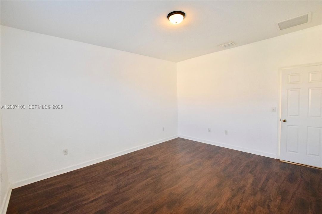 For Rent: $2,900 (3 beds, 2 baths, 1662 Square Feet)