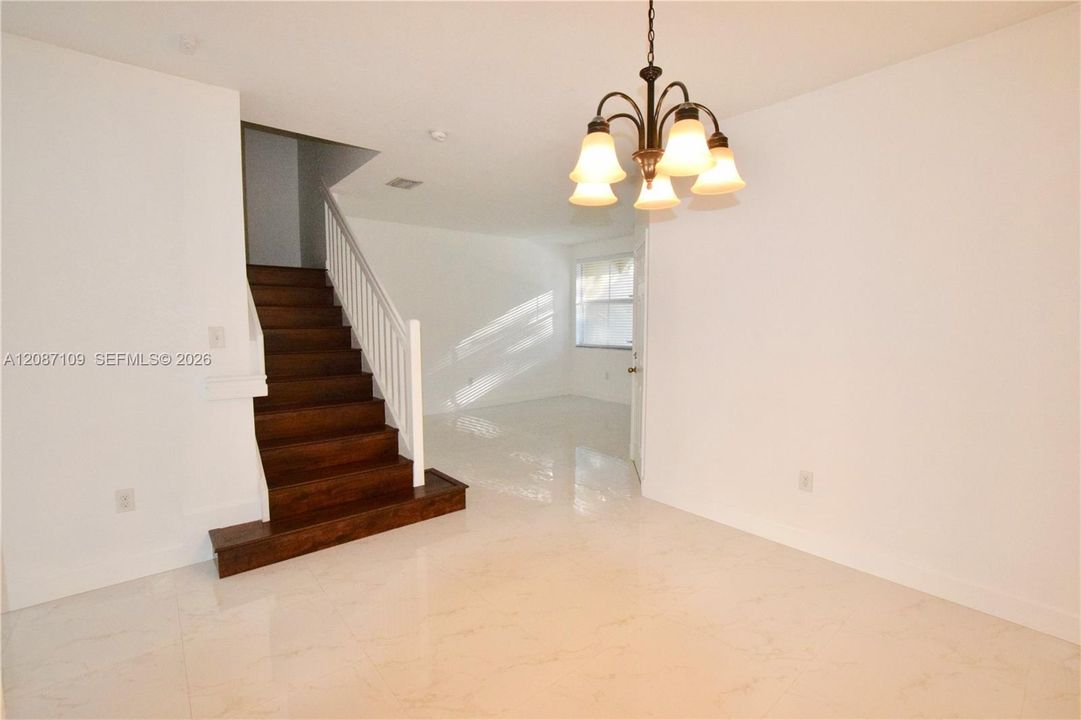For Rent: $2,900 (3 beds, 2 baths, 1662 Square Feet)