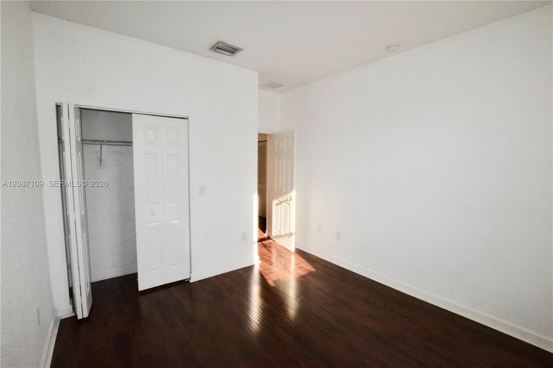 For Rent: $2,900 (3 beds, 2 baths, 1662 Square Feet)