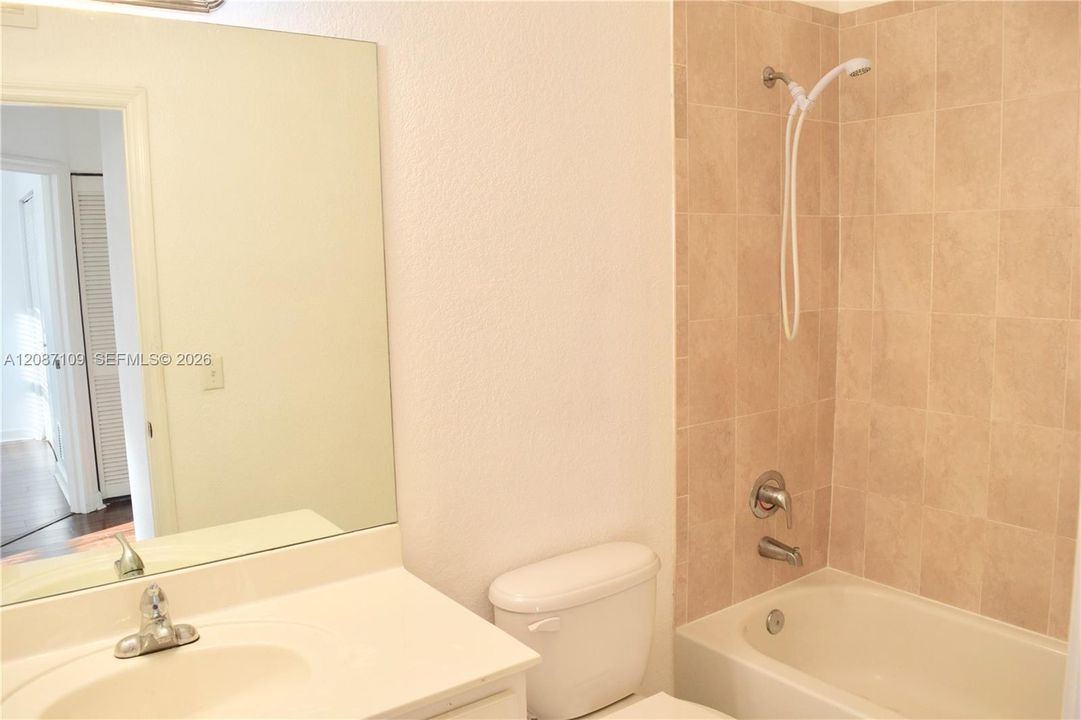 For Rent: $2,900 (3 beds, 2 baths, 1662 Square Feet)