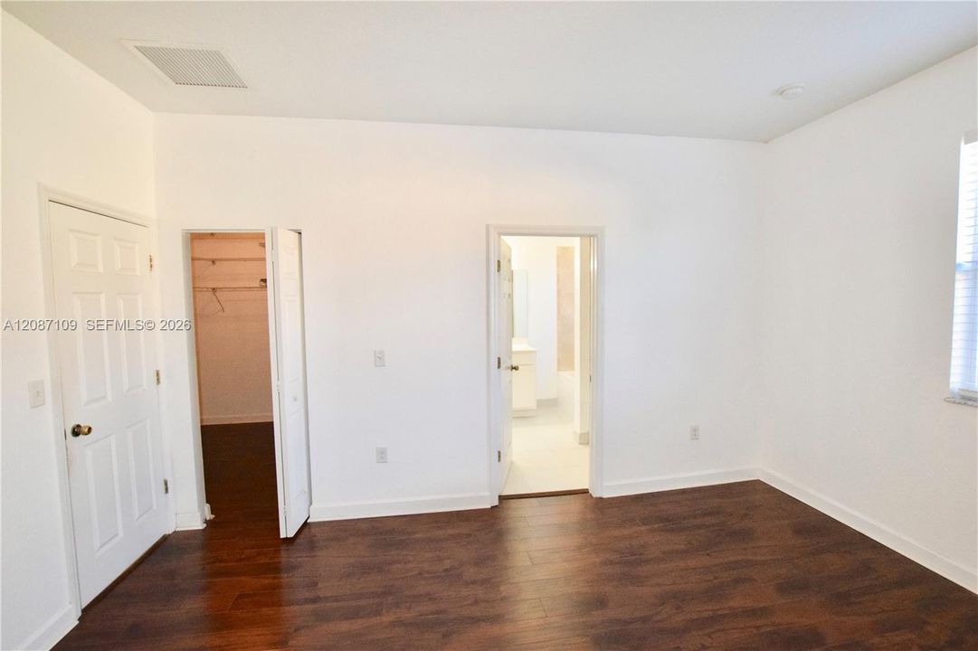 For Rent: $2,900 (3 beds, 2 baths, 1662 Square Feet)