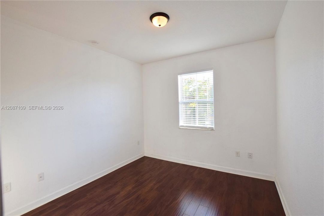 For Rent: $2,900 (3 beds, 2 baths, 1662 Square Feet)