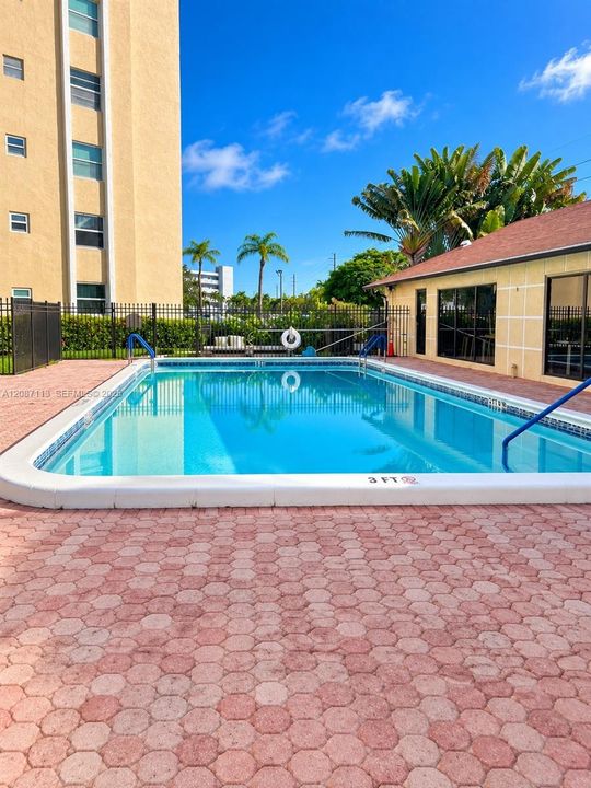 For Rent: $2,395 (2 beds, 2 baths, 1190 Square Feet)