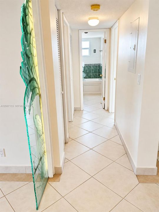 For Rent: $2,395 (2 beds, 2 baths, 1190 Square Feet)