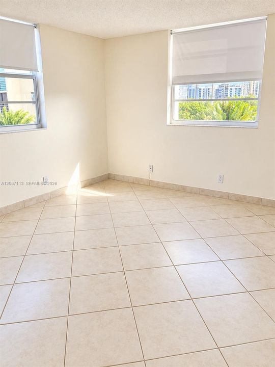 For Rent: $2,395 (2 beds, 2 baths, 1190 Square Feet)