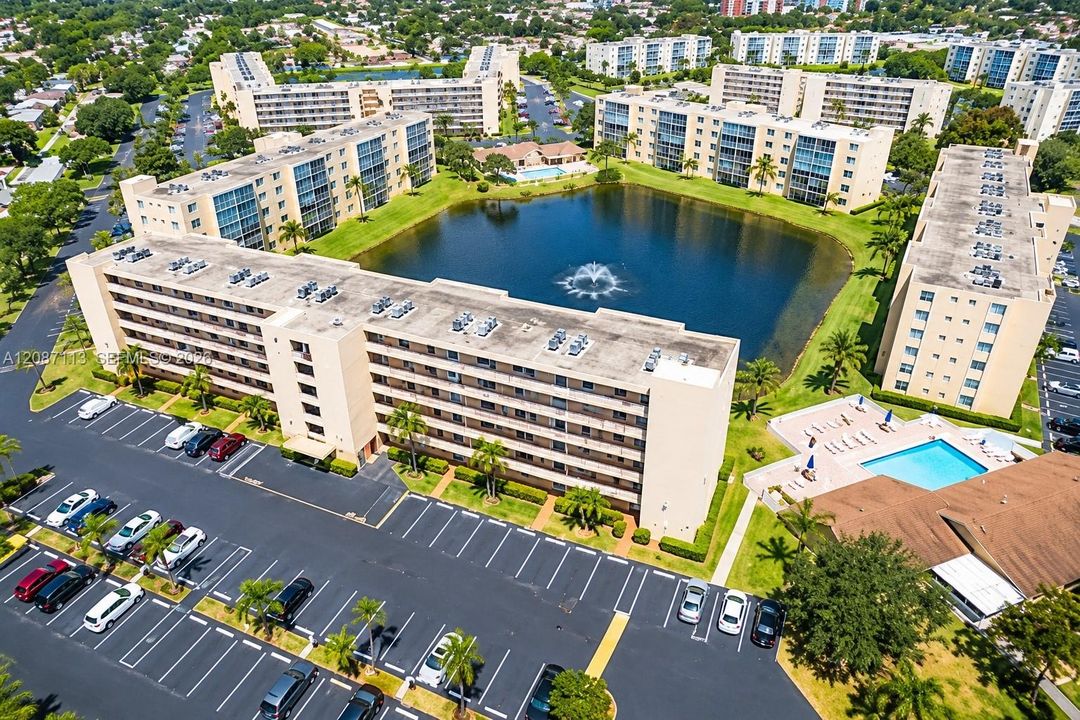 For Rent: $2,395 (2 beds, 2 baths, 1190 Square Feet)
