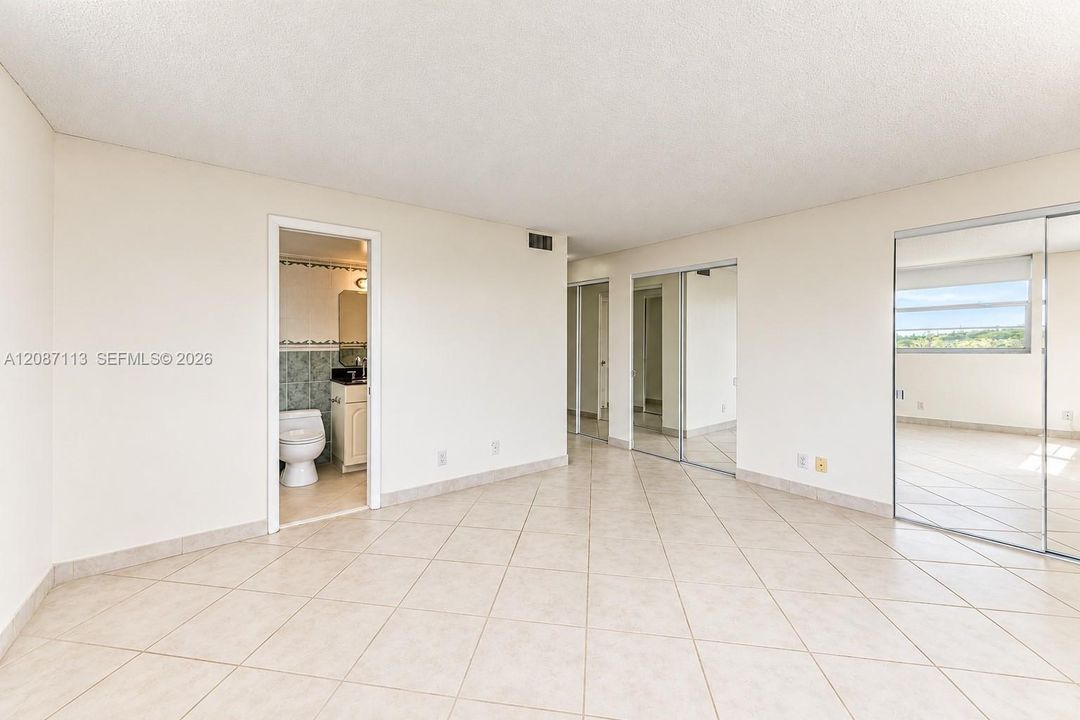 For Rent: $2,395 (2 beds, 2 baths, 1190 Square Feet)