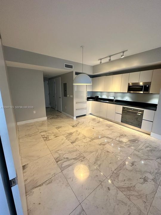En Venta: $679,900 (1 camas, 1 baños, 759 Pies cuadrados)