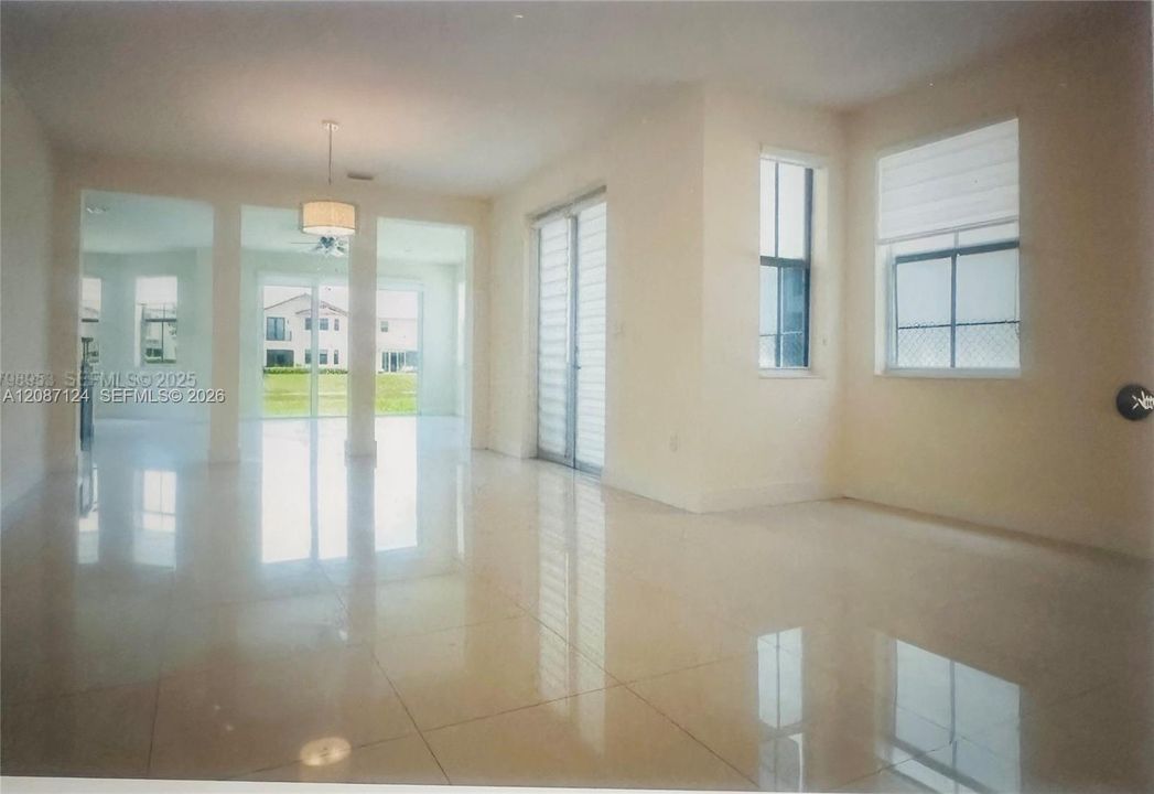 For Rent: $6,800 (5 beds, 5 baths, 3160 Square Feet)