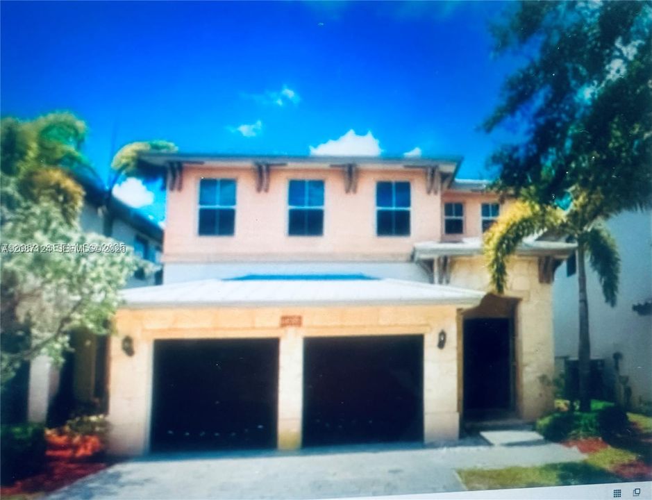 For Rent: $6,800 (5 beds, 5 baths, 3160 Square Feet)