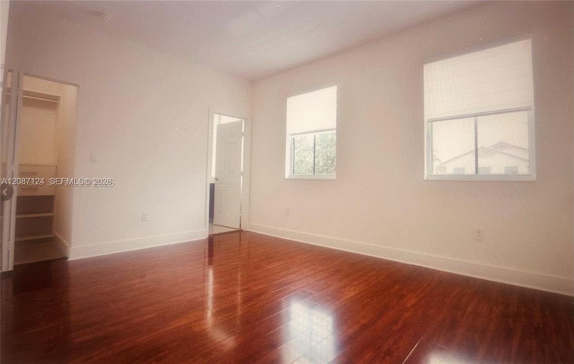 For Rent: $6,800 (5 beds, 5 baths, 3160 Square Feet)