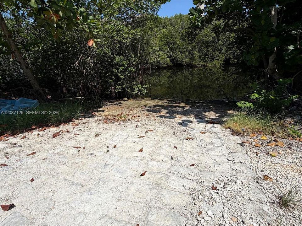待售: $3,600,000 (1.38 acres)