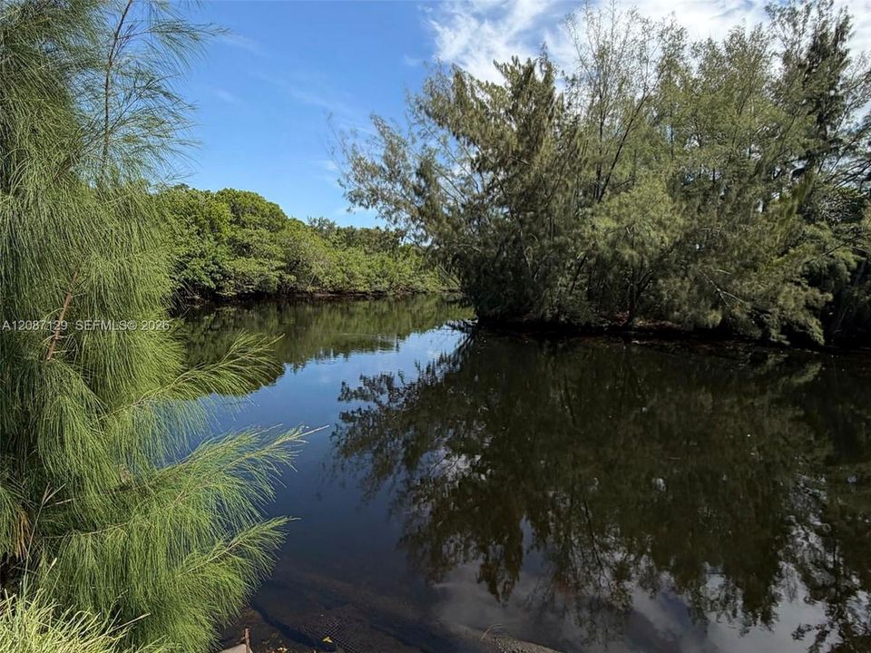 待售: $3,600,000 (1.38 acres)