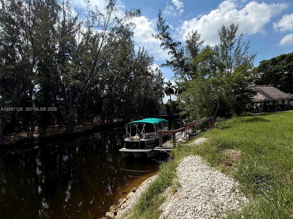 待售: $3,600,000 (1.38 acres)