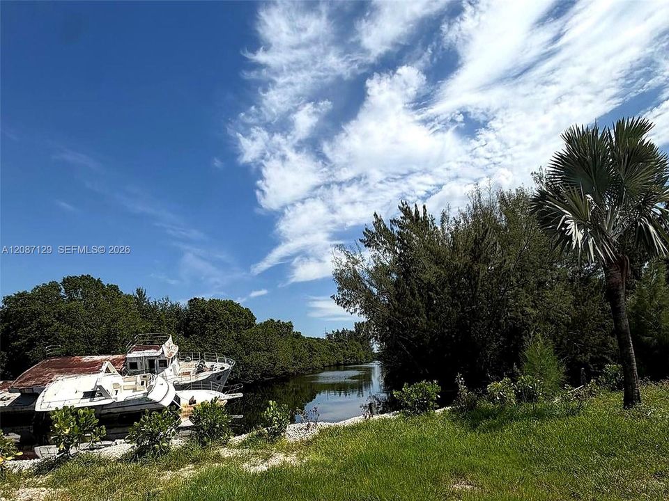 待售: $3,600,000 (1.38 acres)