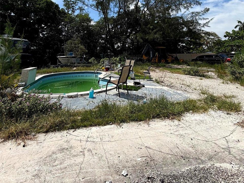 待售: $3,600,000 (1.38 acres)