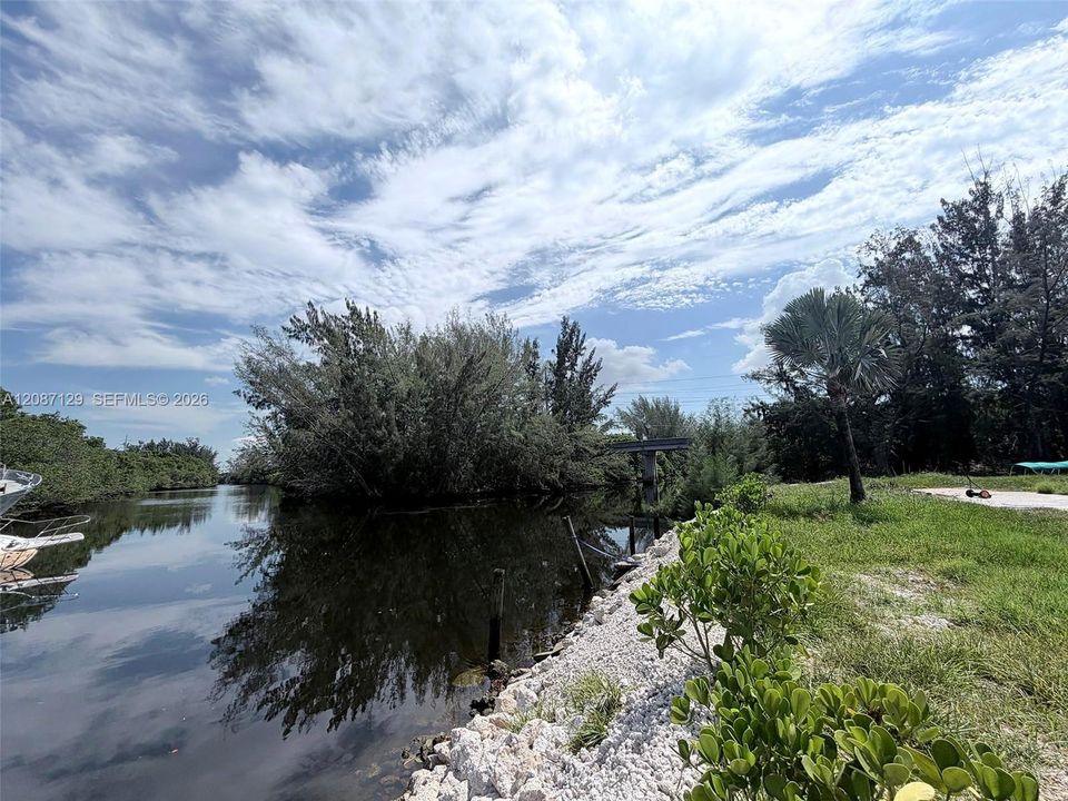 待售: $3,600,000 (1.38 acres)