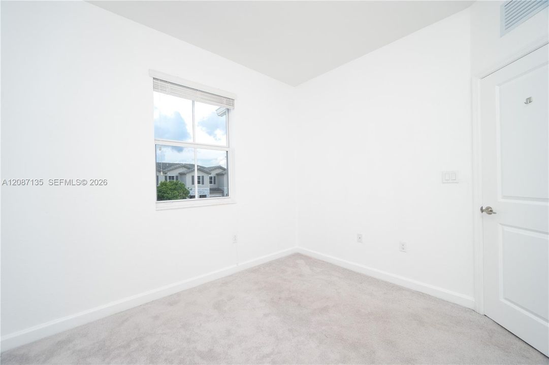 For Rent: $2,800 (3 beds, 2 baths, 1442 Square Feet)