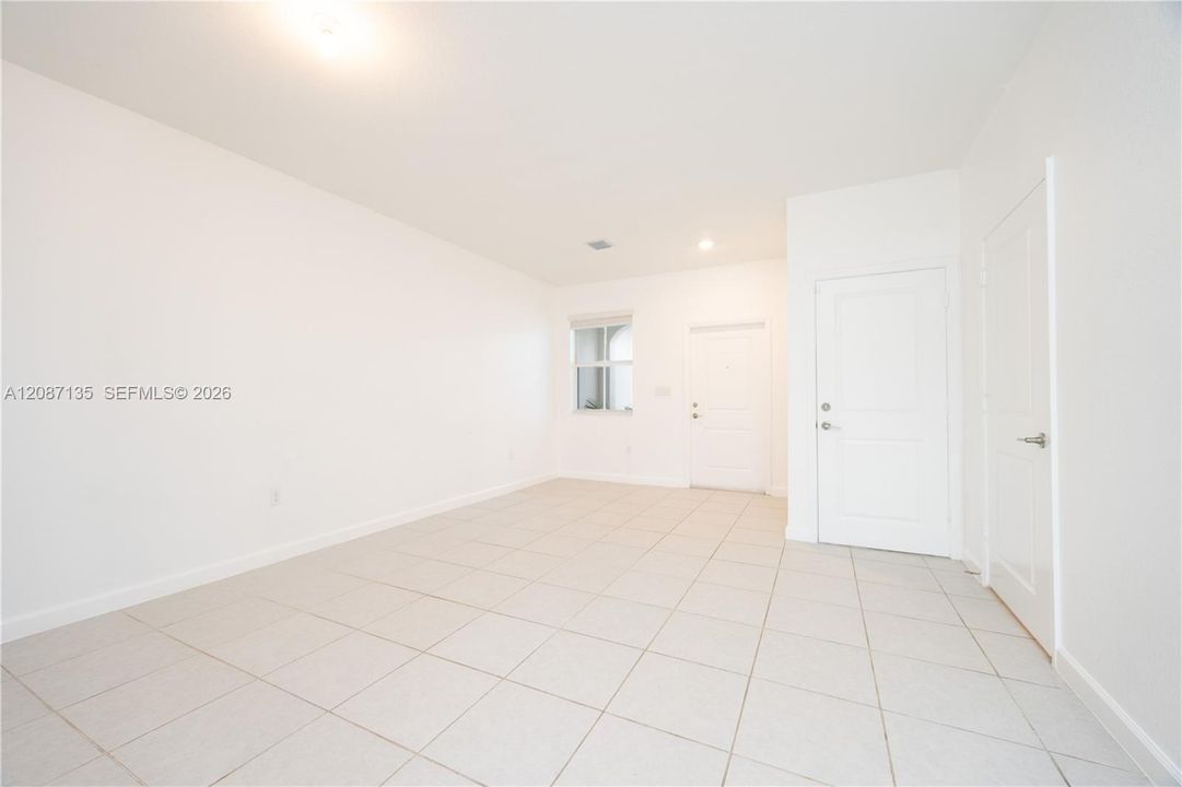 For Rent: $2,800 (3 beds, 2 baths, 1442 Square Feet)