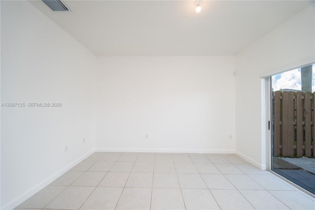 For Rent: $2,800 (3 beds, 2 baths, 1442 Square Feet)