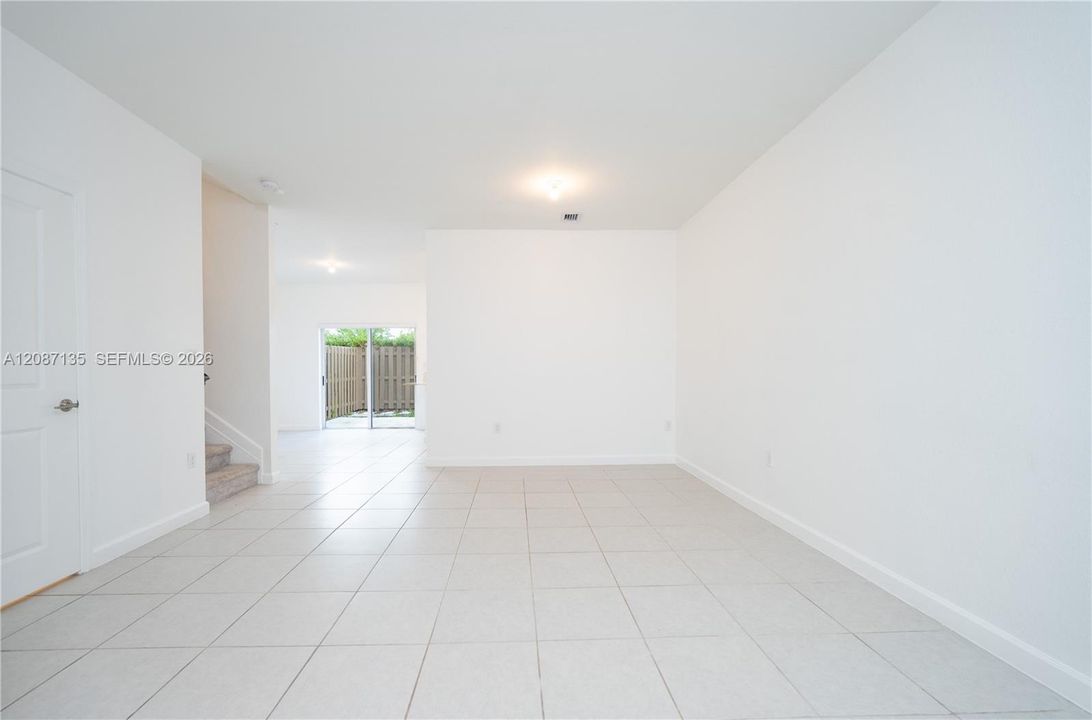 For Rent: $2,800 (3 beds, 2 baths, 1442 Square Feet)